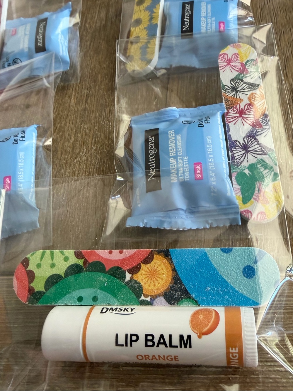 Buyer Gifts Bundle: Set of 10 Gifts & Stickers - Picture 4 of 5